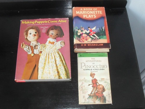 Old marionettes puppets - marionettes,