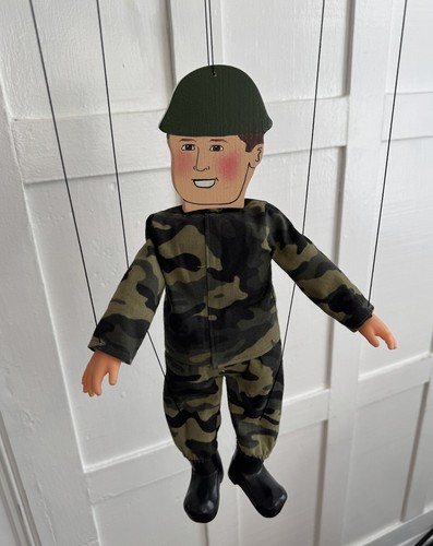 Marionetta army man - army,