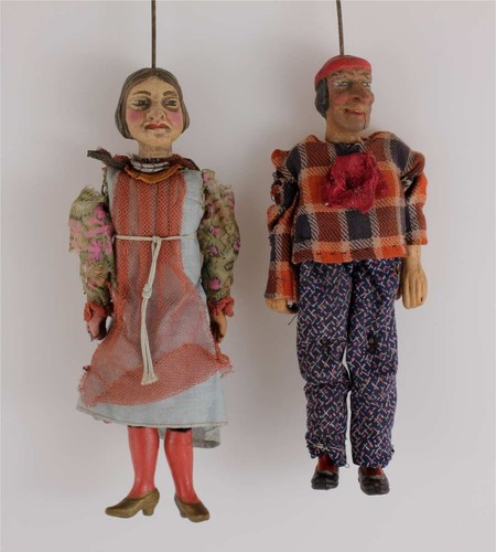 Due antiche statuine - , di